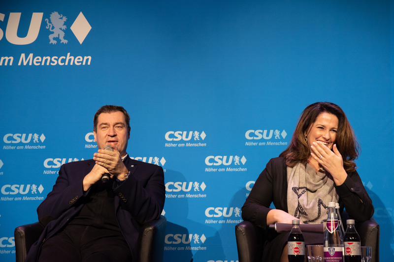 Dr. Markus S&ouml;der kam zur Talkrunde im Vorfeld der Kommunalwahl ins Magazin 3 in Bad Reichenhall - gemeinsam Landratskandidat Bernhard Kern und OB-Kaniddat Dr. Christoph Lung.&nbsp;