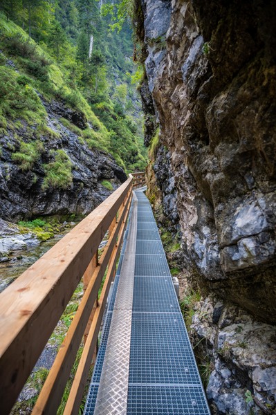 Der Steig durch die Wei&szlig;bachschlucht ist wieder offen.